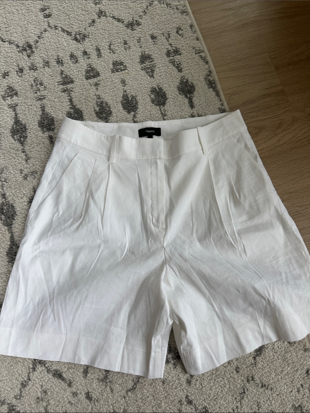 Theory Pleated Linen-Blend Trouser Short